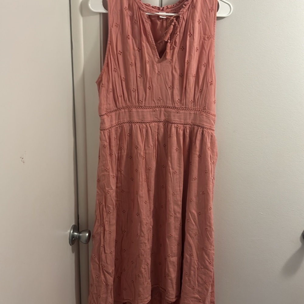 Elegant Pink Sleeveless Dress